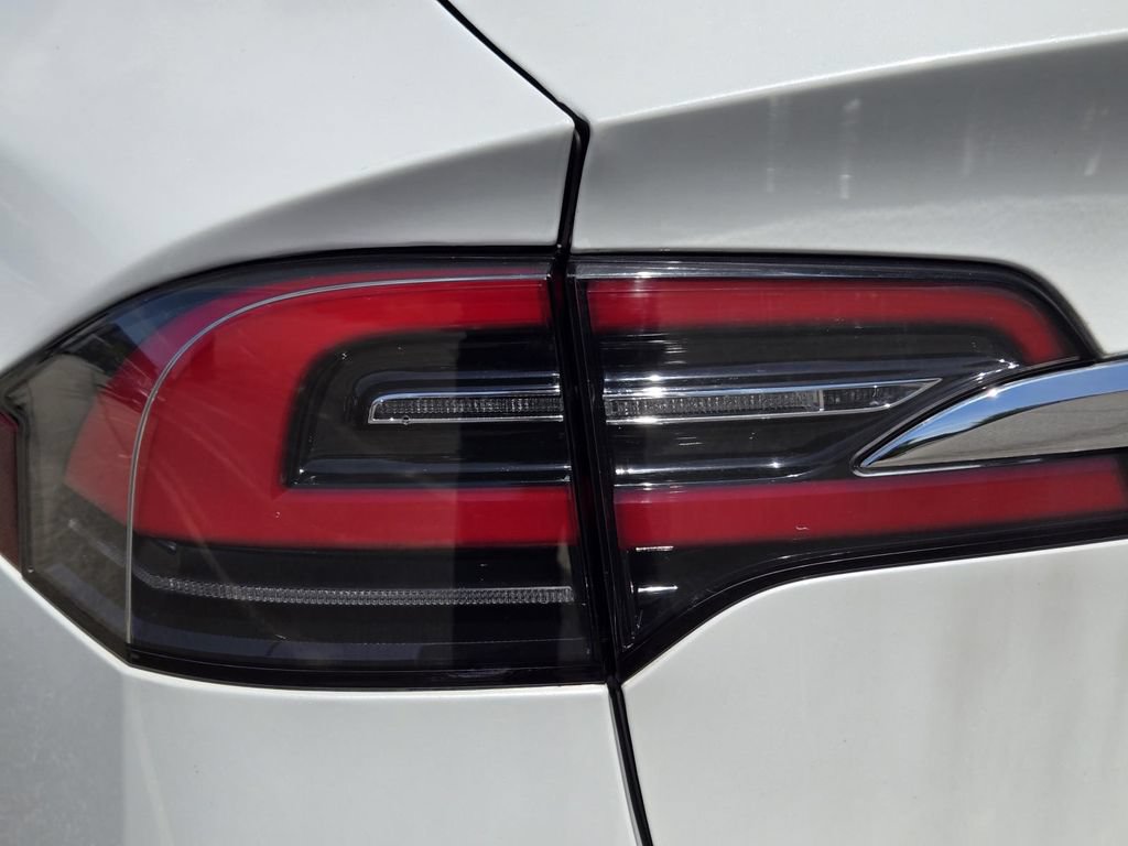 Used 2017 Tesla Model X 75D AWD/4WD image 11