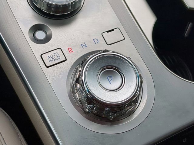 Used 2026 Genesis GV70 2.5T Select image 15