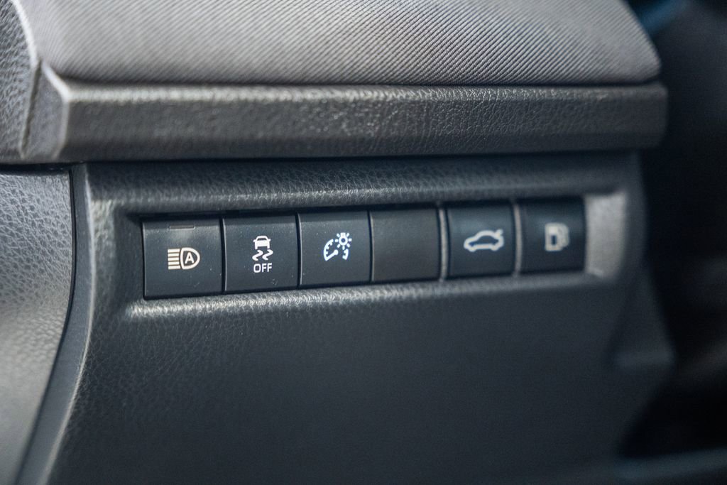 Used 2025 Toyota Camry LE image 36