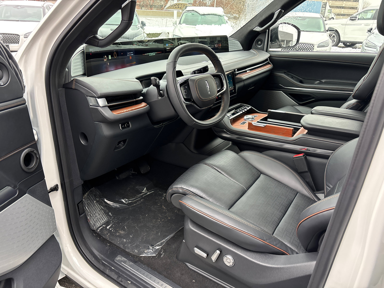 New 2025 Lincoln Navigator Black Label image 25