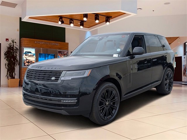 New 2025 Land Rover Range Rover SE