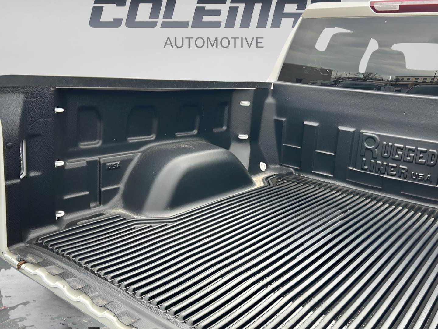 Used 2025 GMC Sierra 1500 SLT AWD/4WD image 11