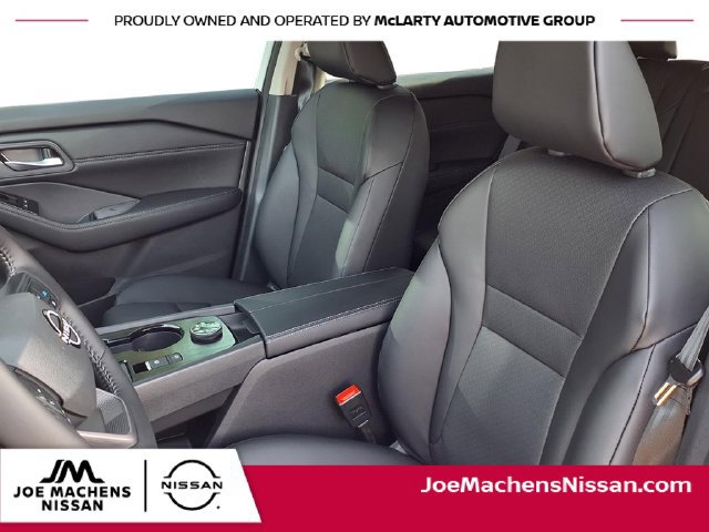 New 2026 Nissan Rogue Dark Armor AWD/4WD image 19