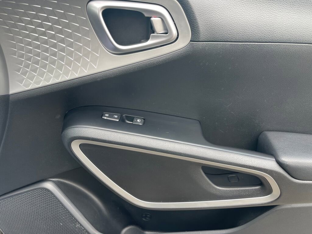 Used 2024 Kia Soul LX w/ Option Group 015 FWD image 29