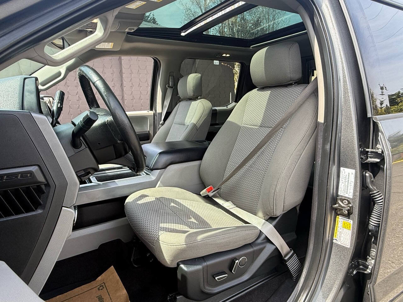 Used 2018 Ford F150 XLT w/ Equipment Group 302A Luxury AWD/4WD image 17