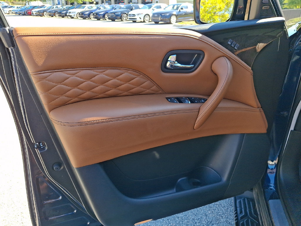 Used 2019 INFINITI QX80 Luxe w/ 22" Wheel Package AWD/4WD image 12