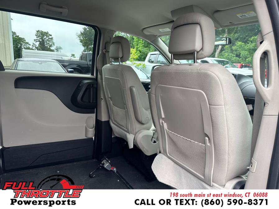 Used 2012 Dodge Grand Caravan SXT image 16
