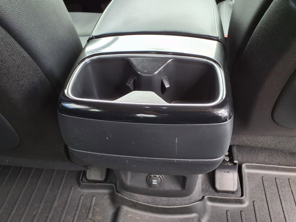 Used 2024 Kia Telluride EX w/ EX Captain's Chair Package FWD image 17