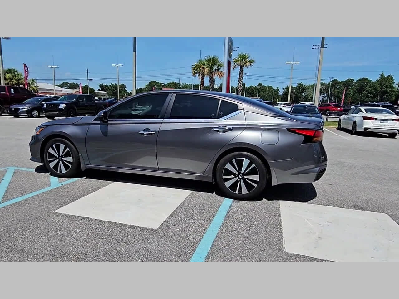 Used 2022 Nissan Altima 2.5 SV image 26