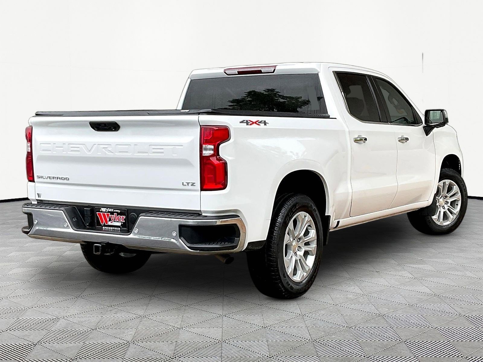 Used 2023 Chevrolet Silverado 1500 LTZ AWD/4WD image 6