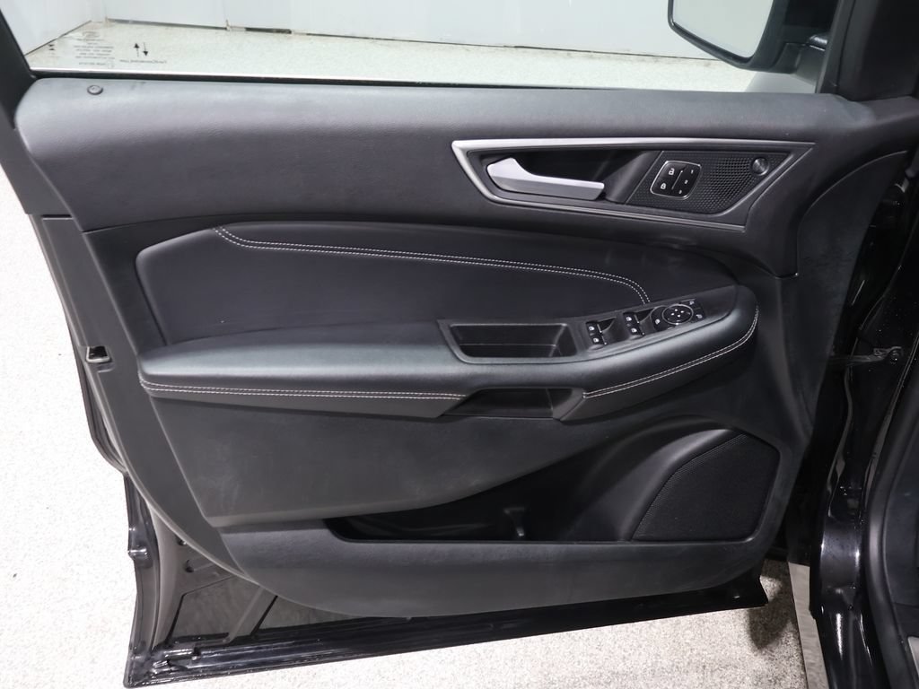 Used 2024 Ford Edge Titanium w/ Equipment Group 301A AWD/4WD image 11