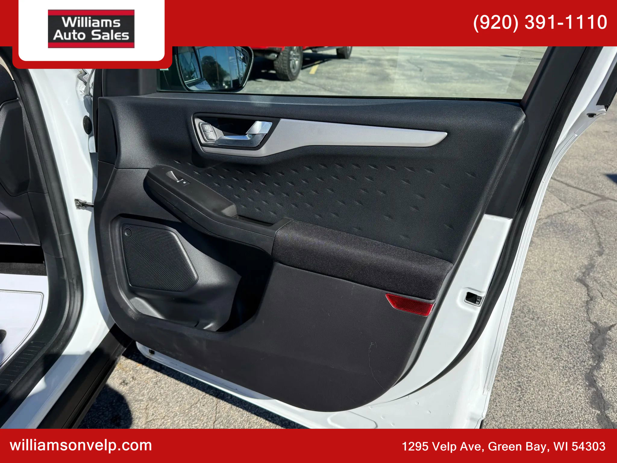 Used 2020 Ford Escape SE image 15