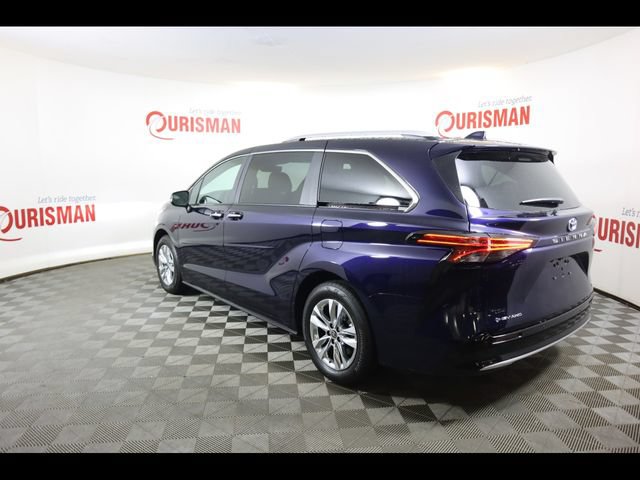 Used 2025 Toyota Sienna Limited AWD/4WD image 15