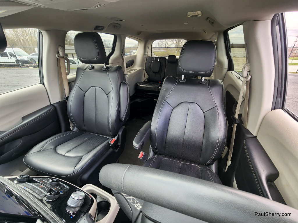 Used 2022 Chrysler Pacifica Touring-L FWD image 41