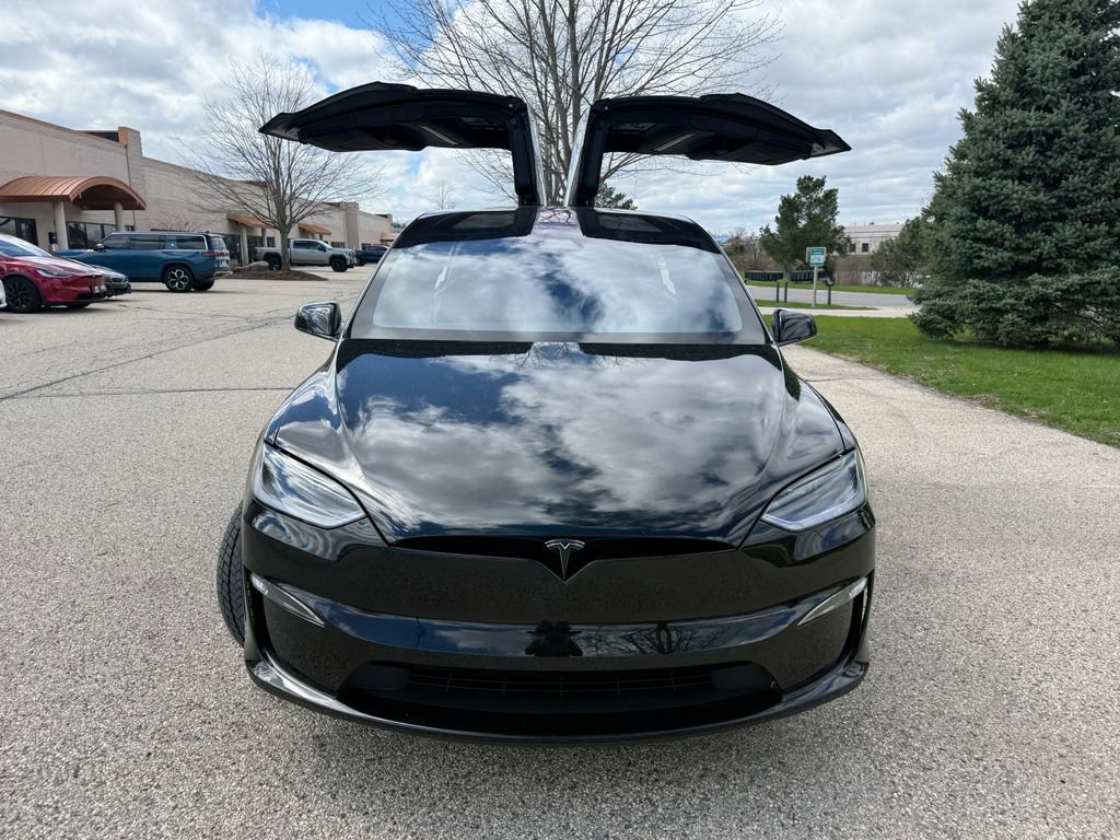 Used 2023 Tesla Model X Plaid image 3