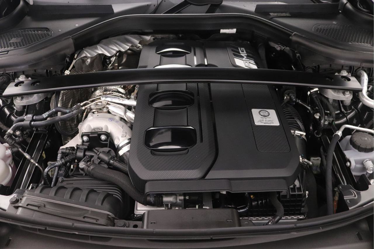 New 2026 Mercedes-Benz GLC 43 AMG 4MATIC image 9