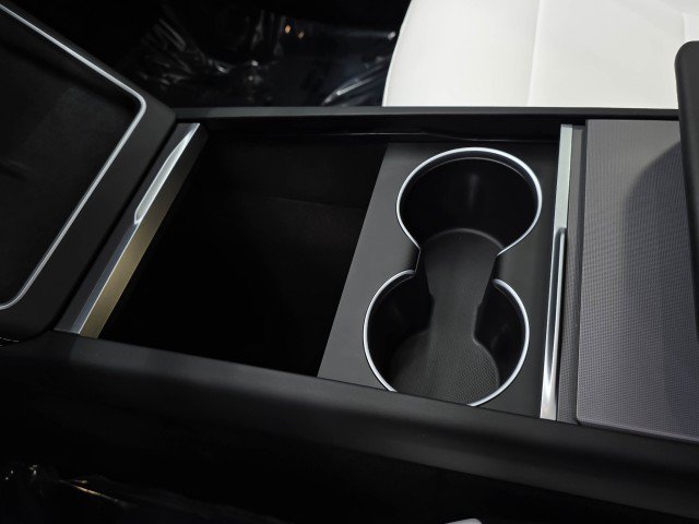Used 2026 Tesla Model Y Long Range RWD image 29
