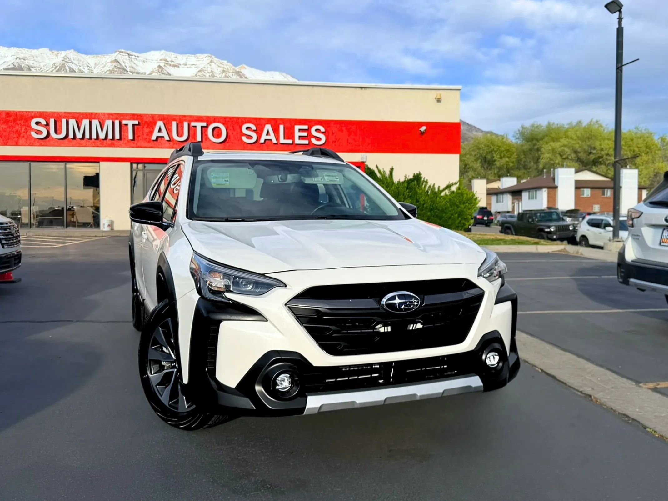 Used 2024 Subaru Outback Limited AWD/4WD image 2