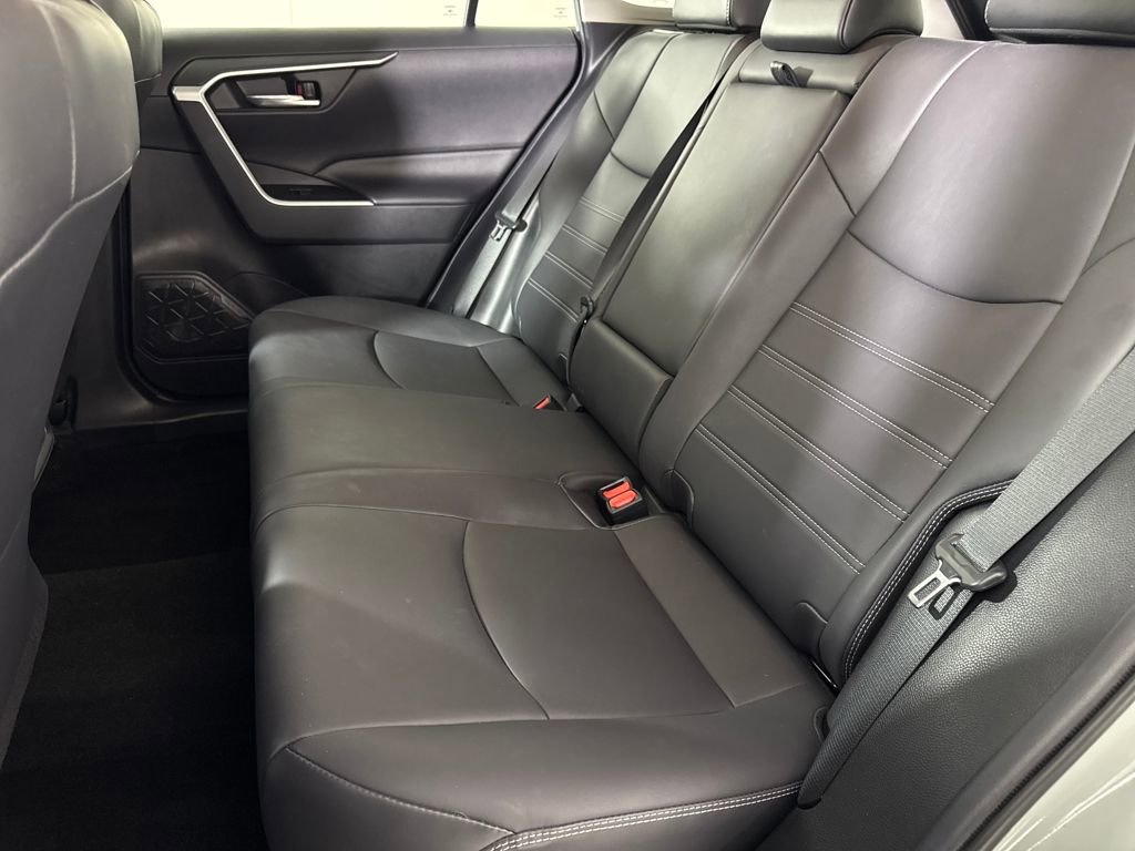 Used 2020 Toyota RAV4 XLE Premium image 11