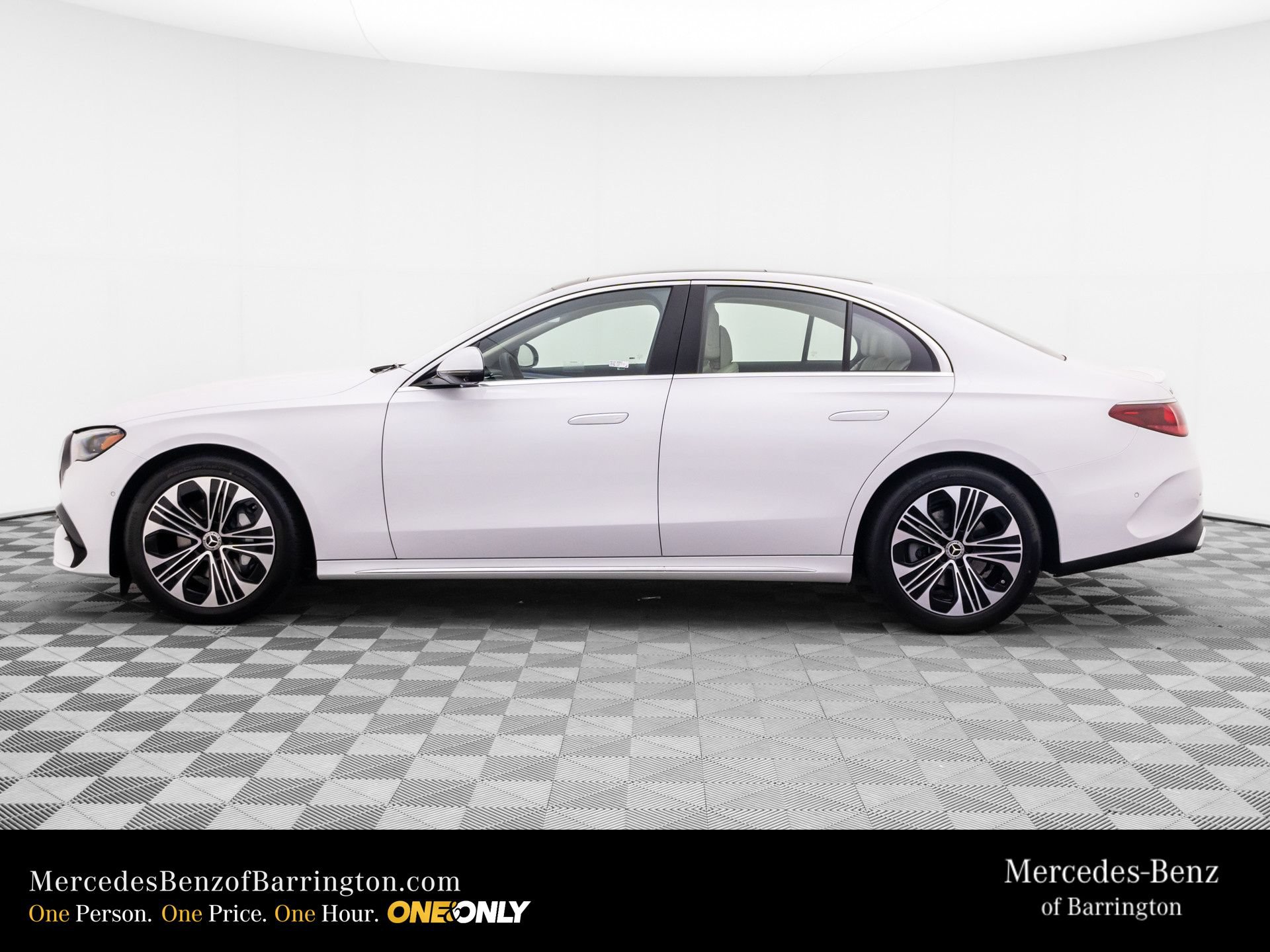 New 2026 Mercedes-Benz E 350 4MATIC Sedan image 2