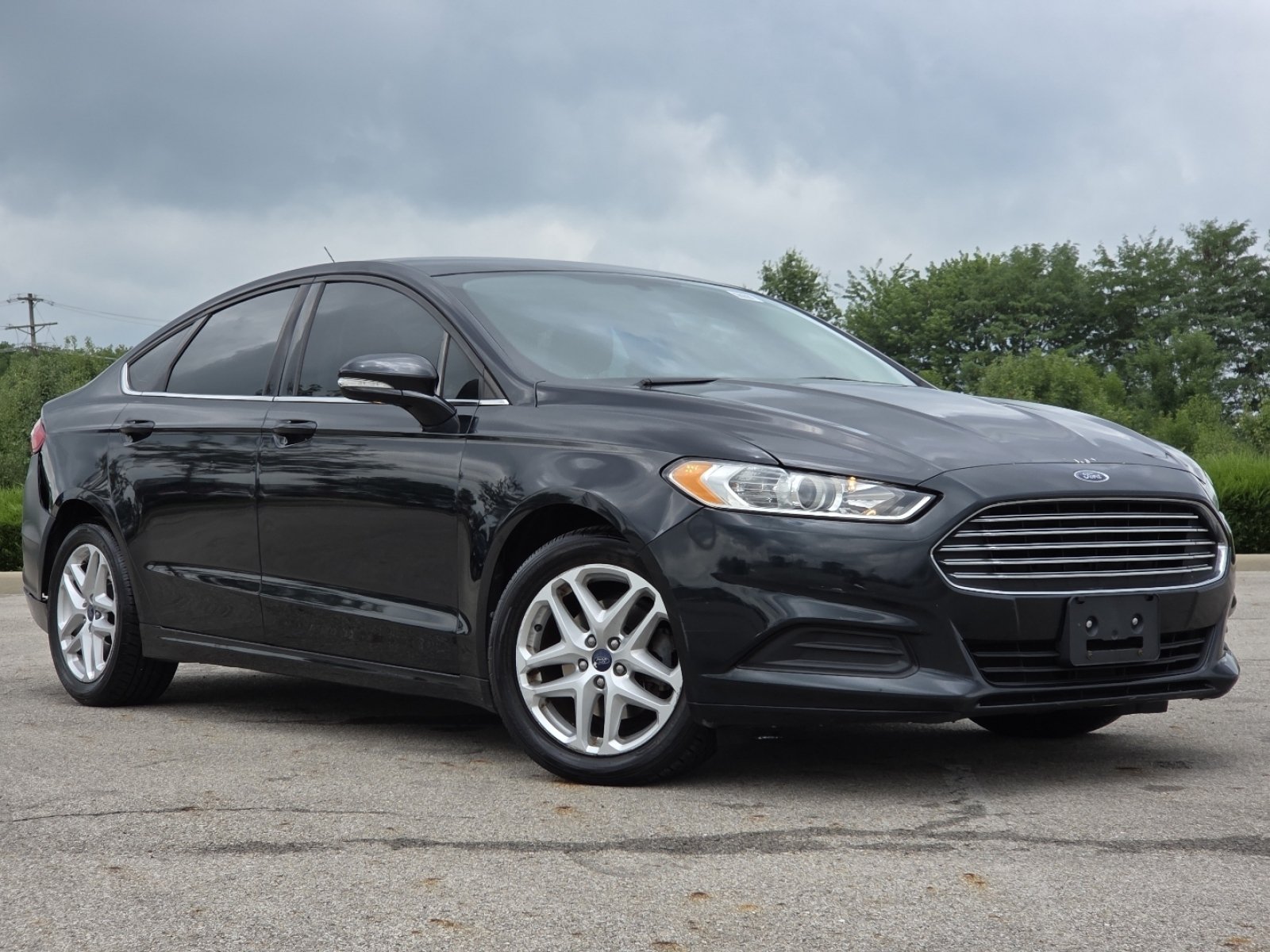 Used 2014 Ford Fusion SE FWD image 2