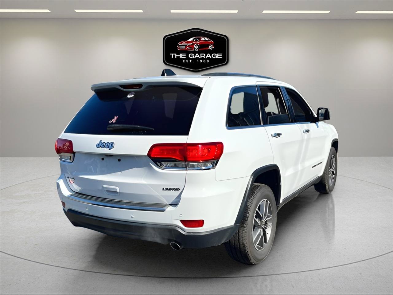 Used 2019 Jeep Grand Cherokee Limited AWD/4WD image 6