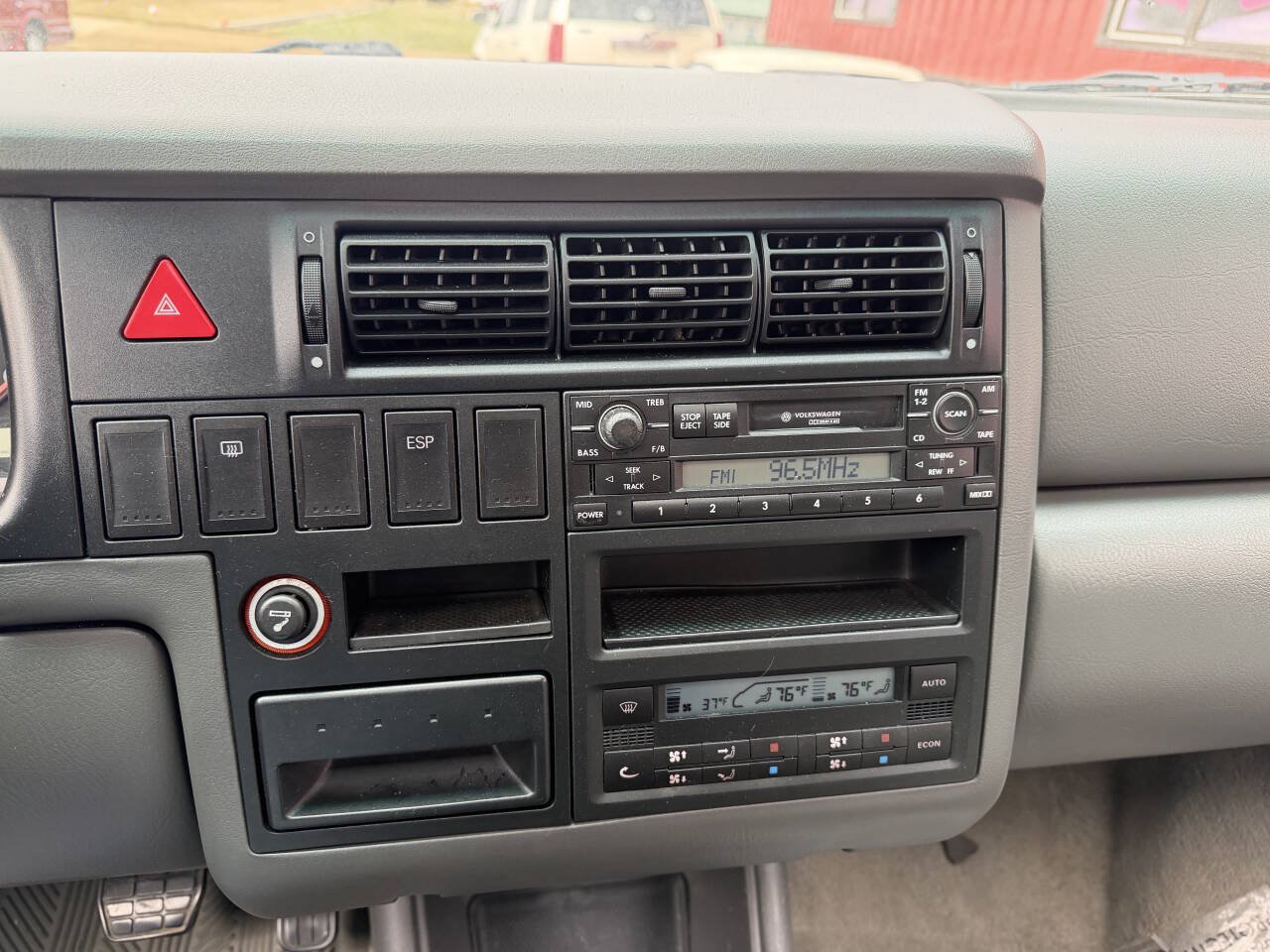 Used 2003 Volkswagen Eurovan MV FWD image 19