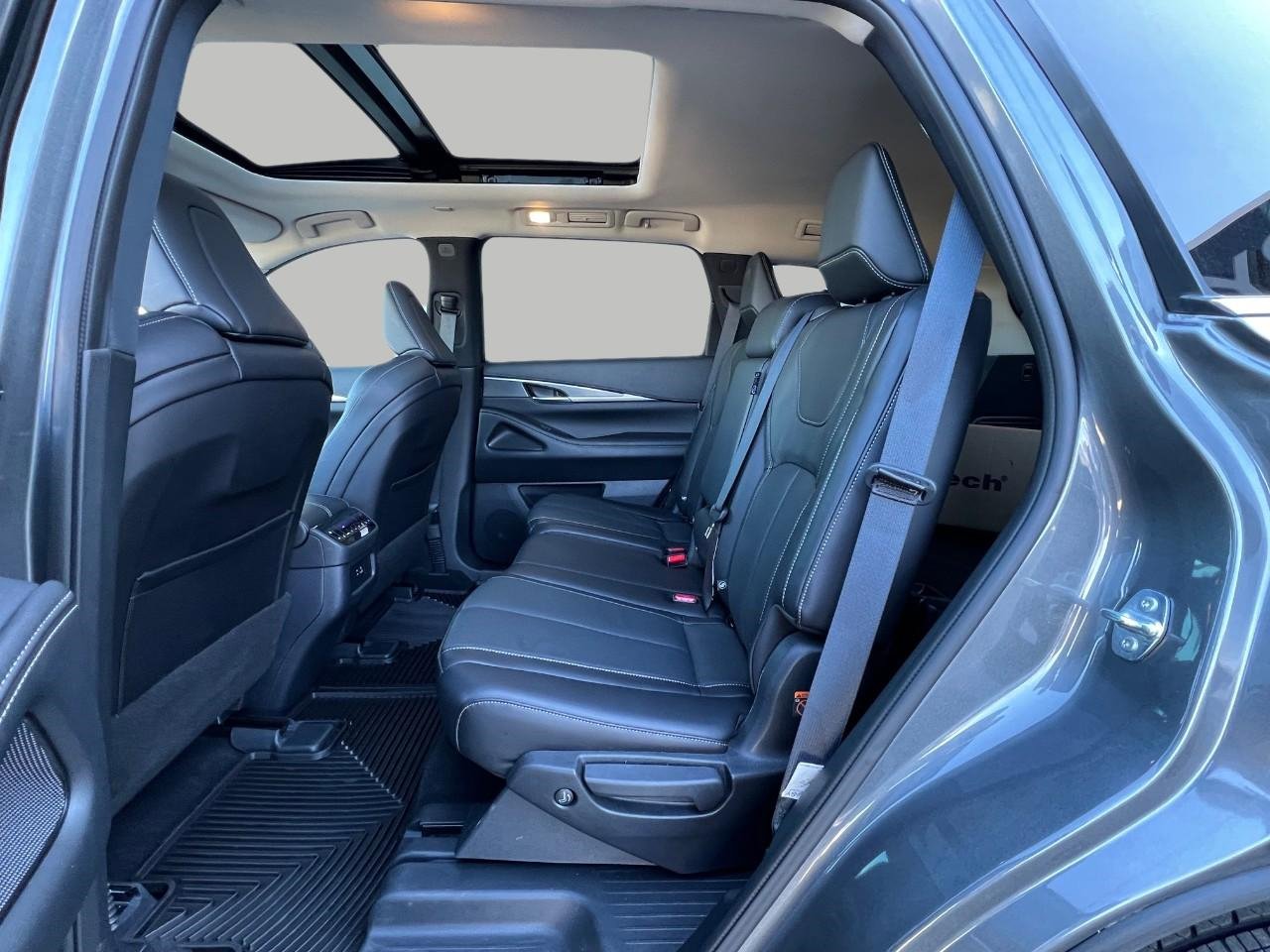 Used 2025 INFINITI QX60 Luxe image 41