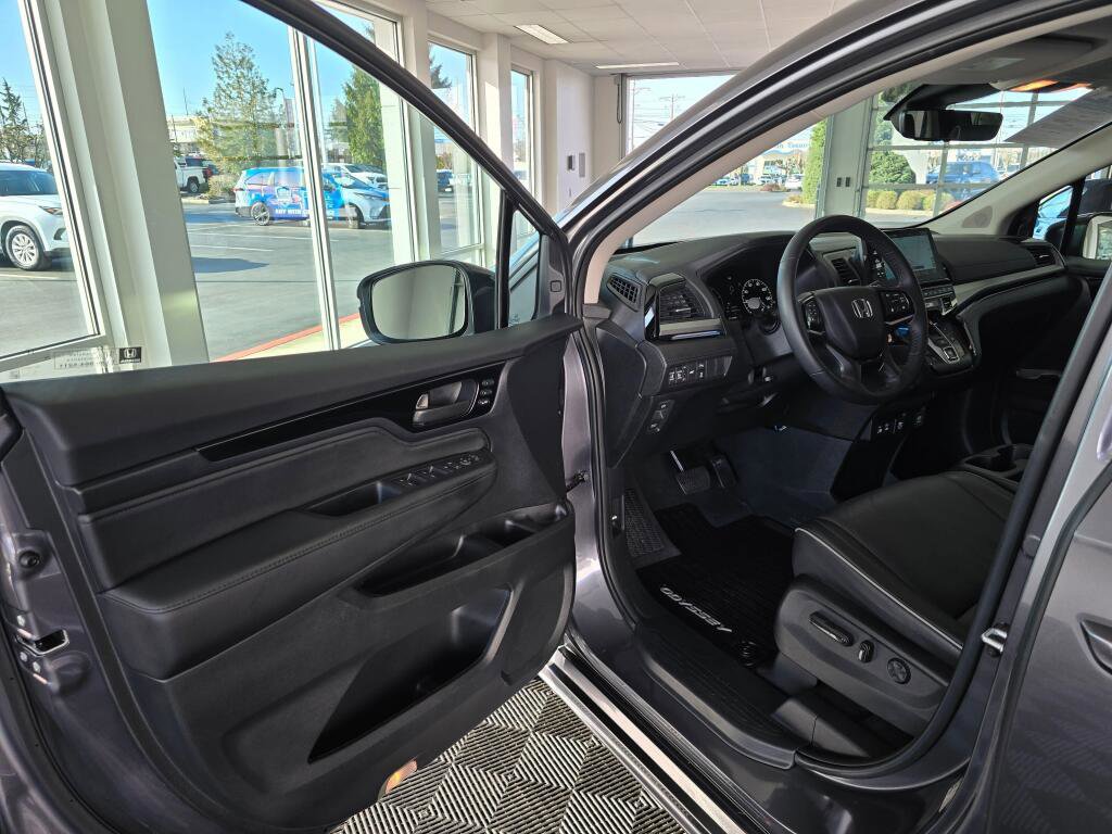Used 2025 Honda Odyssey Touring image 19