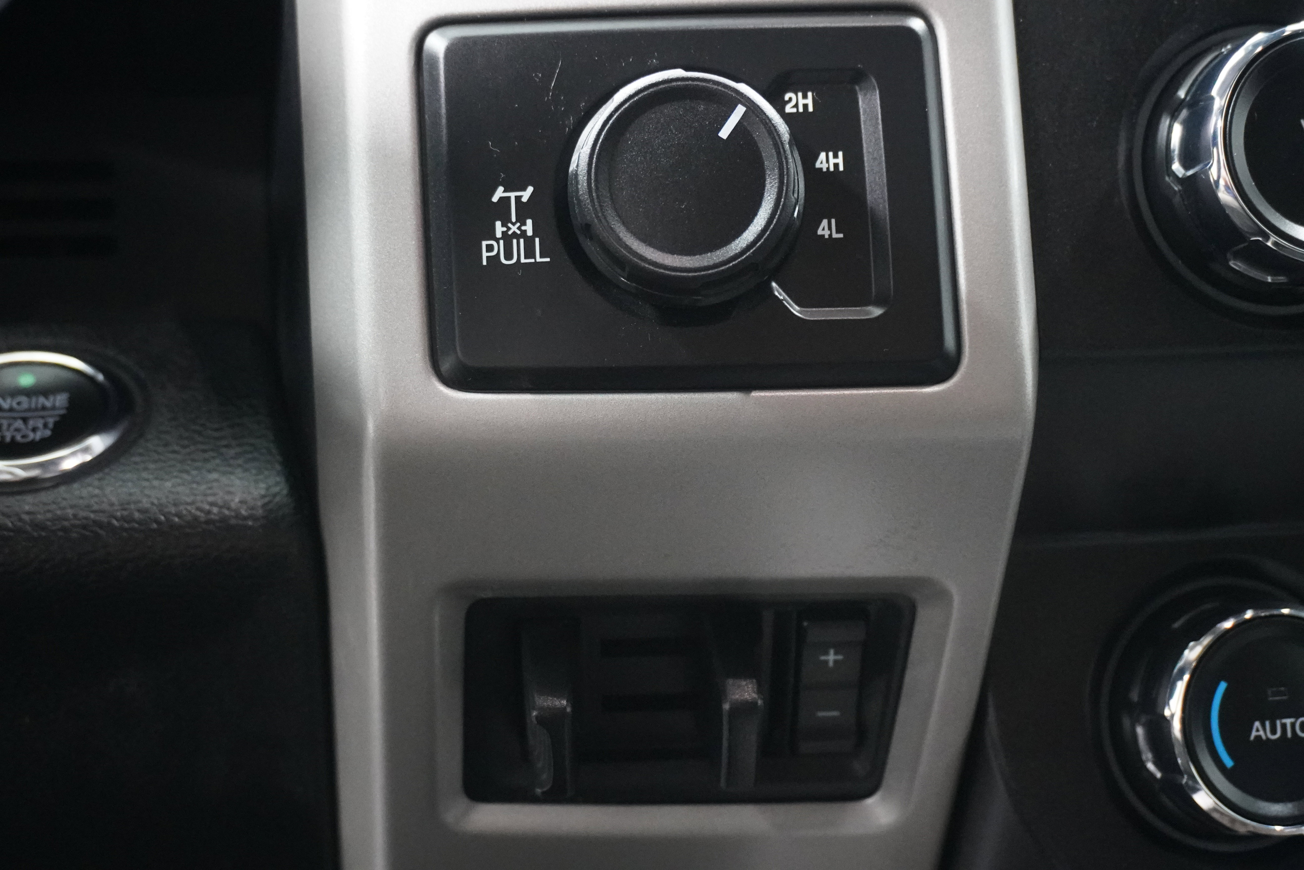Used 2019 Ford F250 Lariat w/ Lariat Ultimate Package AWD/4WD image 25