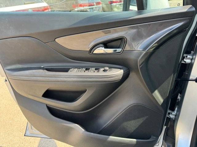 Used 2018 Buick Encore Sport Touring w/ Safety Package AWD/4WD image 17