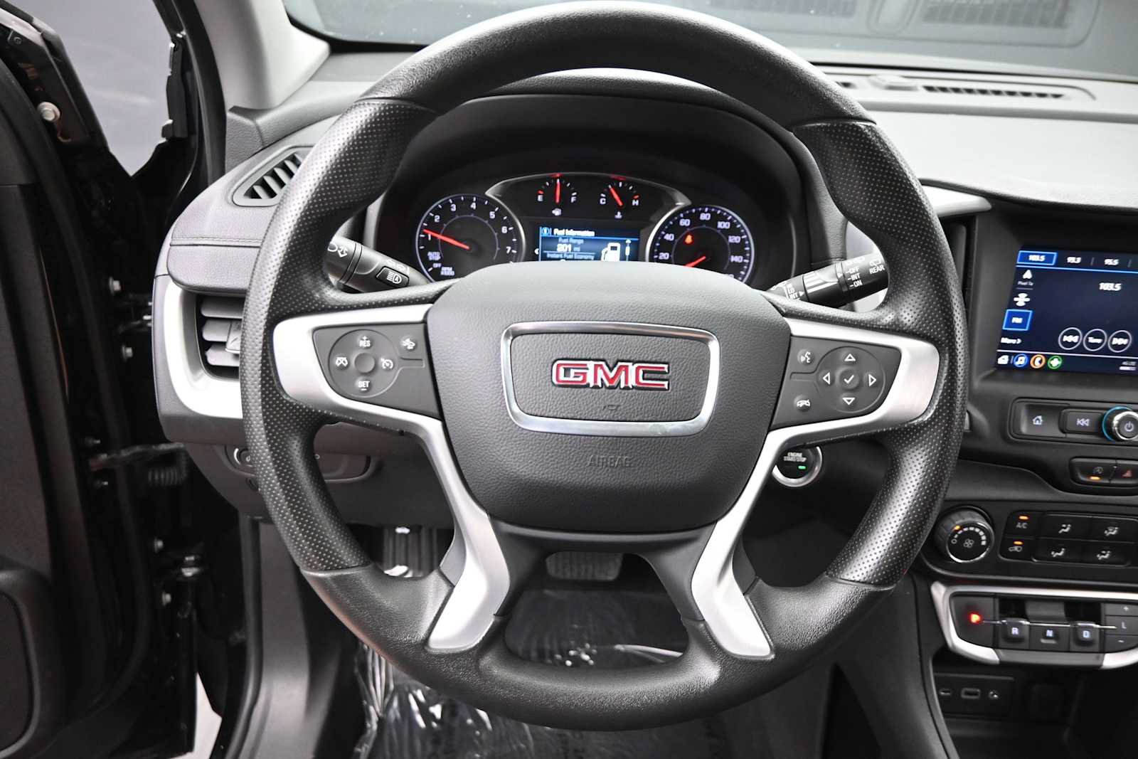 Used 2024 GMC Terrain SLE AWD/4WD image 17
