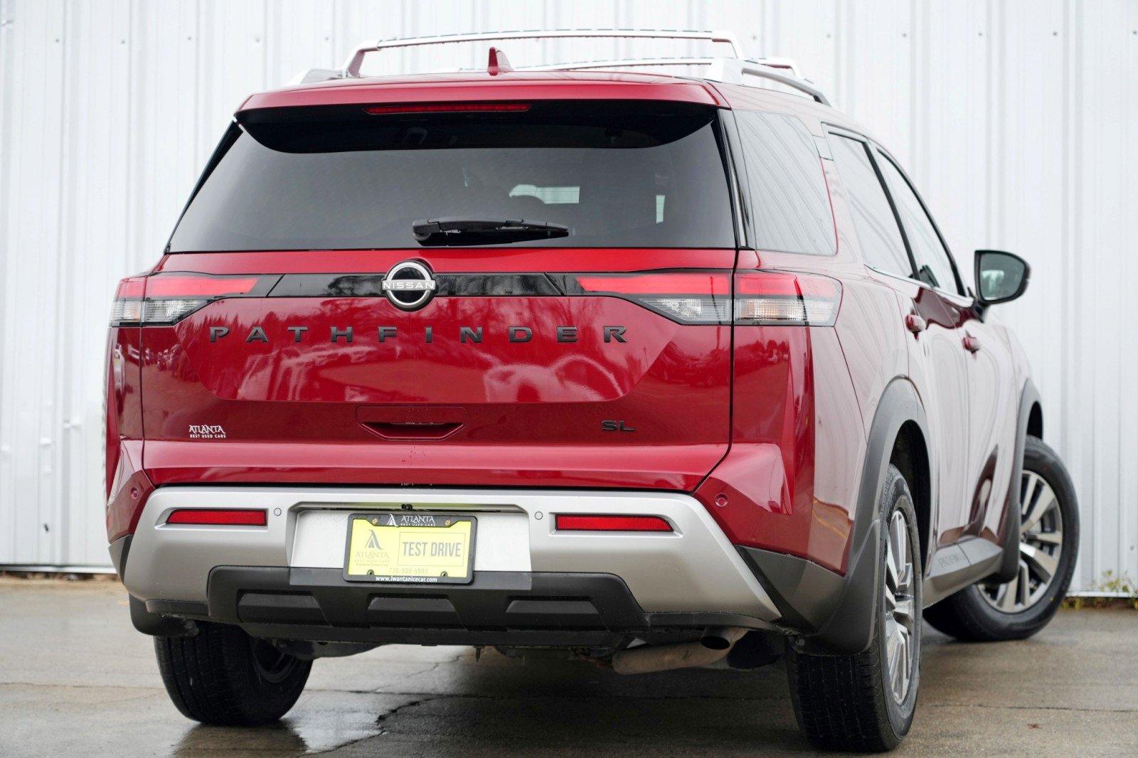 Used 2022 Nissan Pathfinder SL w/ Lighting Package (N92) image 4