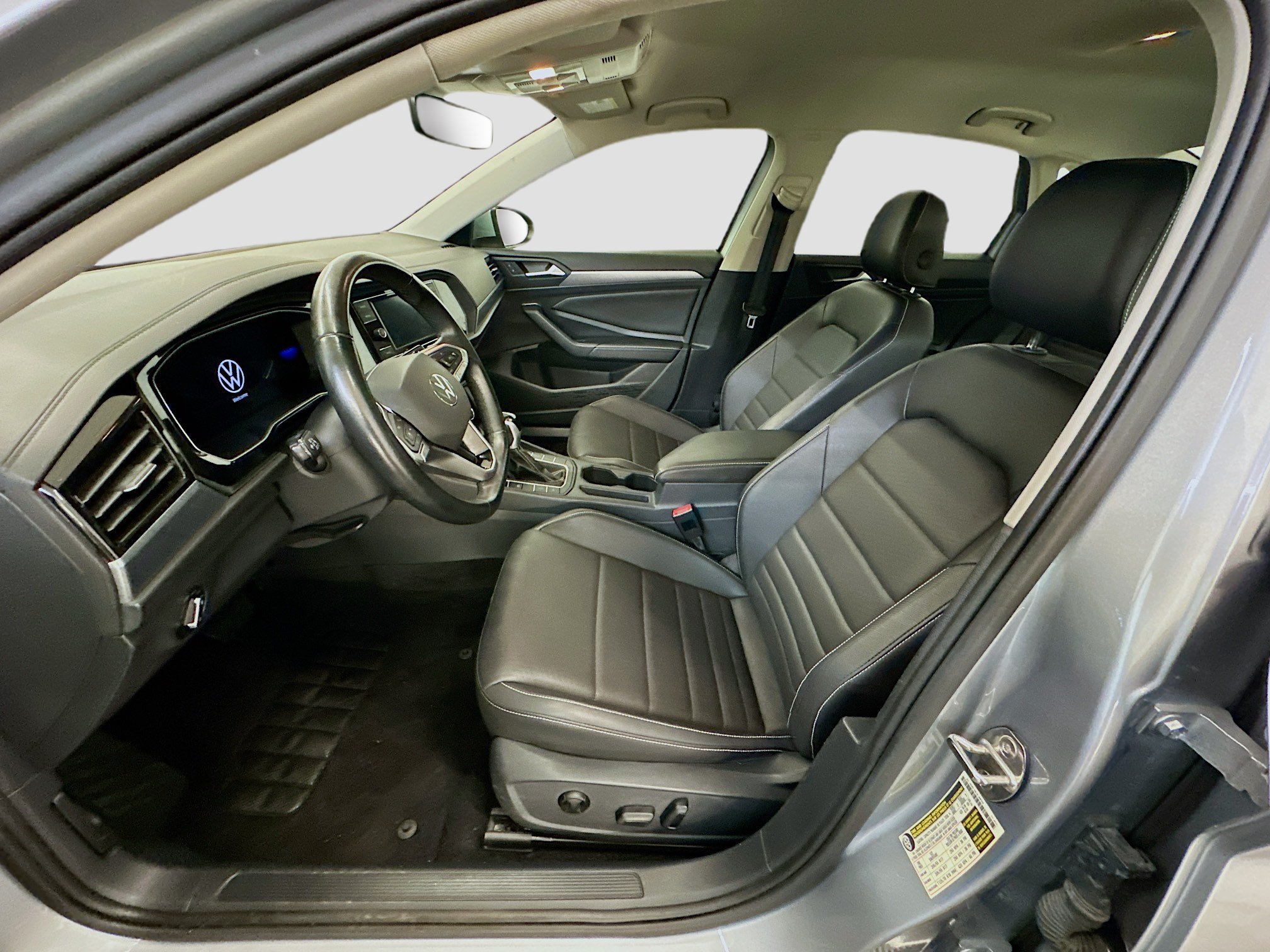 Used 2024 Volkswagen Jetta SE FWD image 13