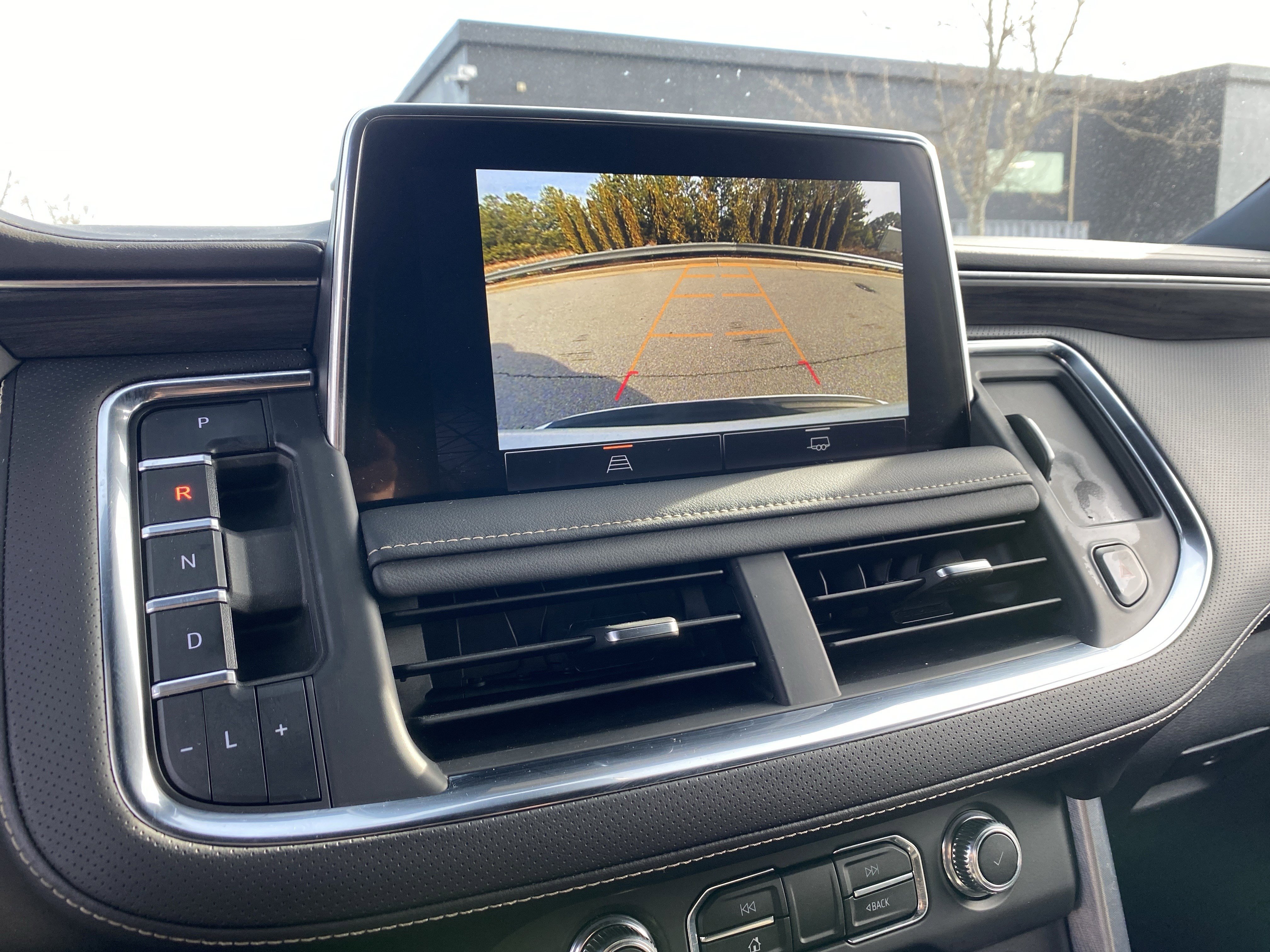 Used 2023 GMC Yukon SLT image 33