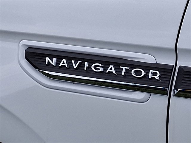 Used 2024 Lincoln Navigator Reserve image 30