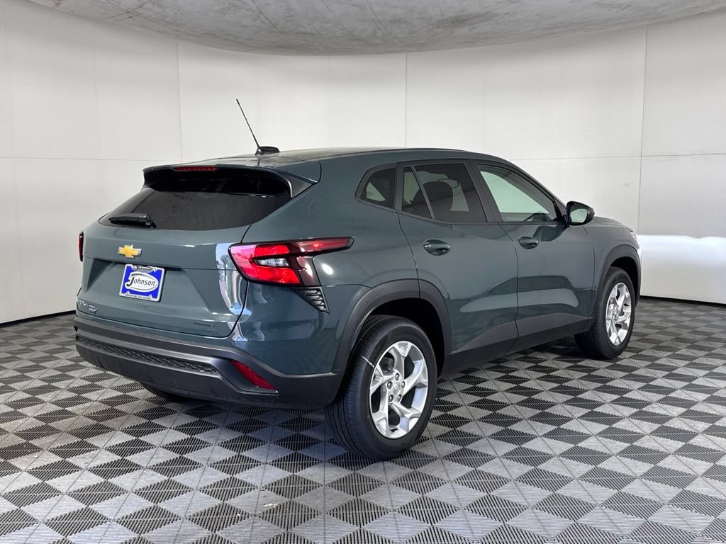 New 2026 Chevrolet Trax LS w/ LS Convenience Package FWD image 5