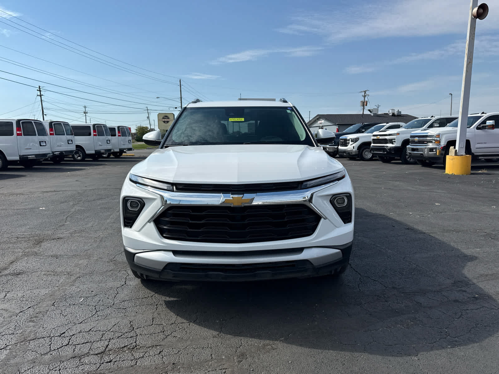 Used 2025 Chevrolet TrailBlazer LT w/ LT Cold Weather Package AWD/4WD image 8