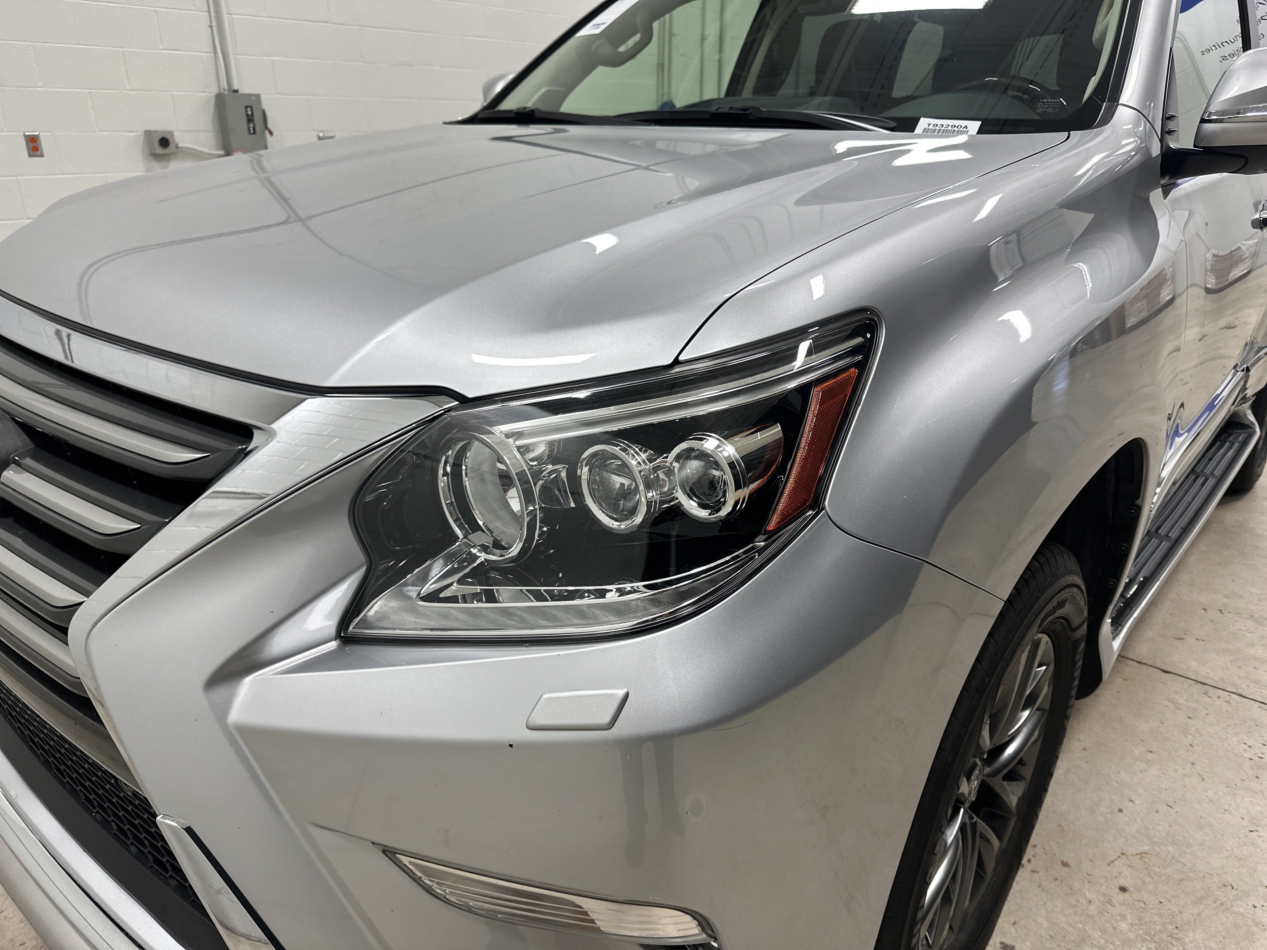 Used 2019 Lexus GX 460 Luxury AWD/4WD image 6