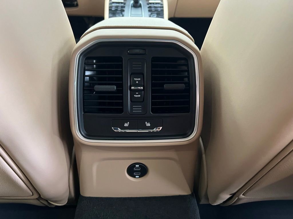 Used 2025 Porsche Macan image 17