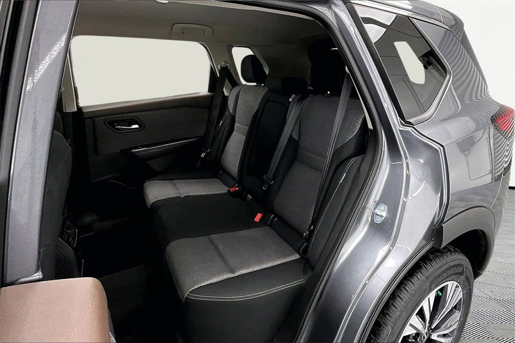Used 2023 Nissan Rogue SV image 26
