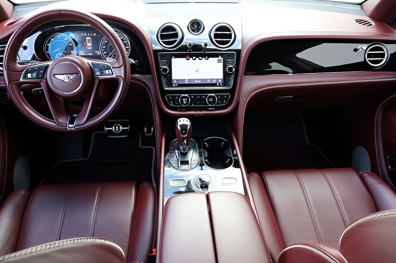 Used 2020 Bentley Bentayga image 4