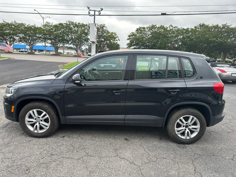 Used 2013 Volkswagen Tiguan S image 4