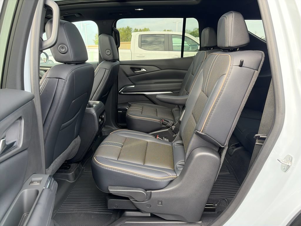 New 2026 Chevrolet Traverse High Country w/ LPO, Floor Liner Package AWD/4WD image 27