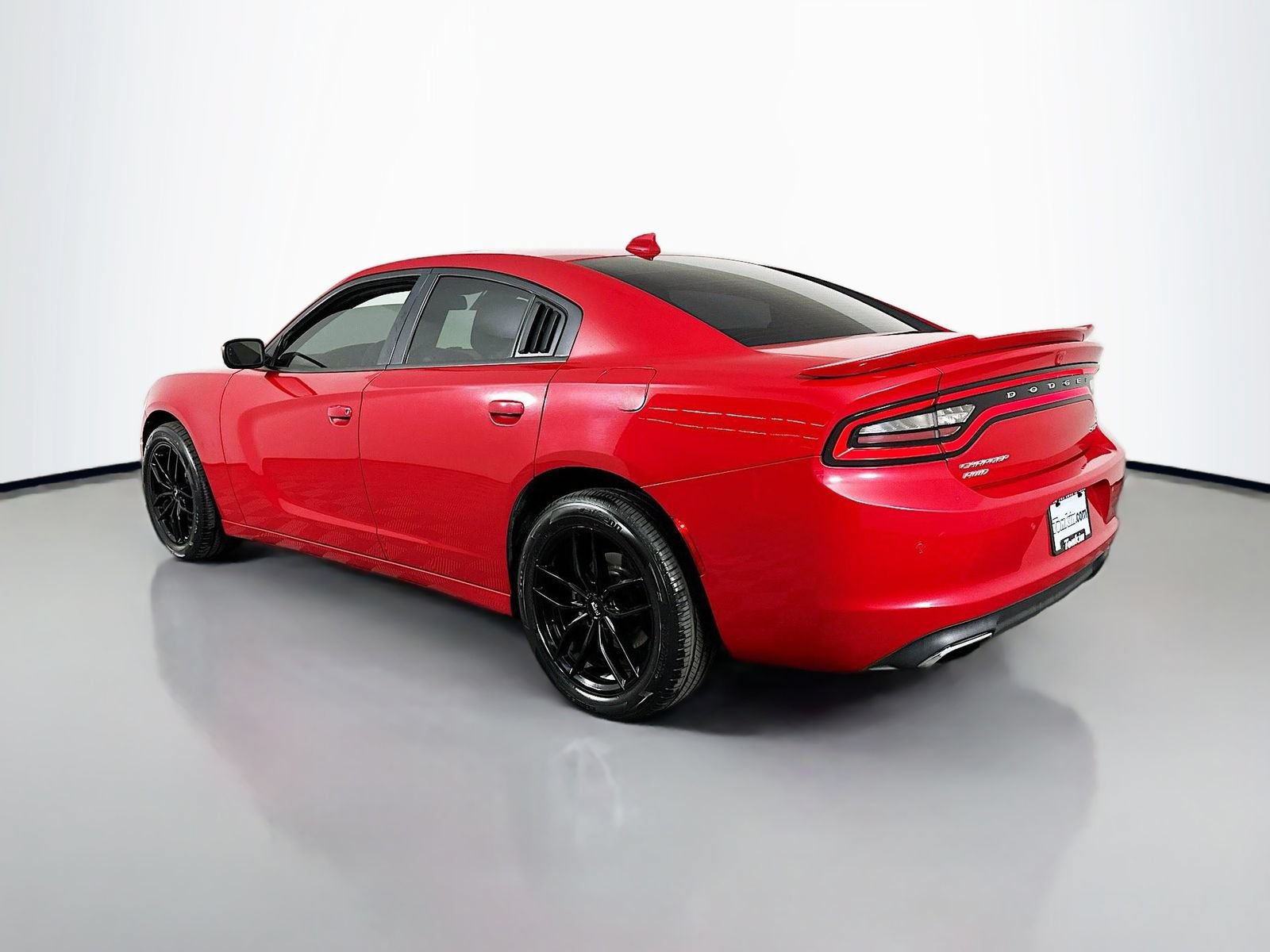 Used 2015 Dodge Charger SXT w/ AWD Plus Group image 9