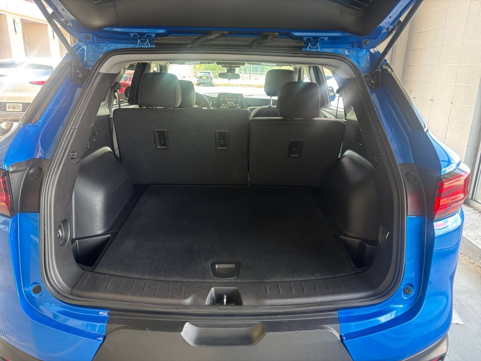 Used 2025 Chevrolet Blazer LT FWD image 31