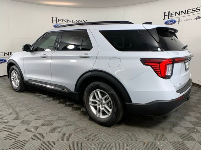 Used 2025 Ford Explorer Active w/ Active Comfort Package image 4