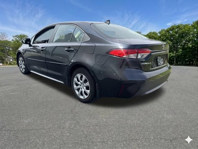 Used 2022 Toyota Corolla LE FWD image 4