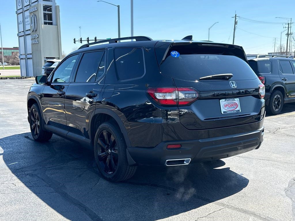 Certified 2025 Honda Pilot Black Edition image 9