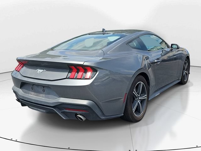 Used 2025 Ford Mustang Coupe RWD image 3